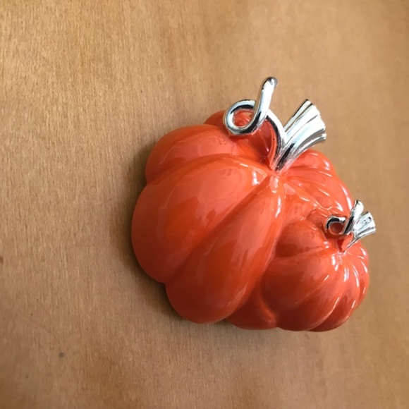 Pumpkins Pendant Pin Orange Thanksgiving New - Picture 3 of 4